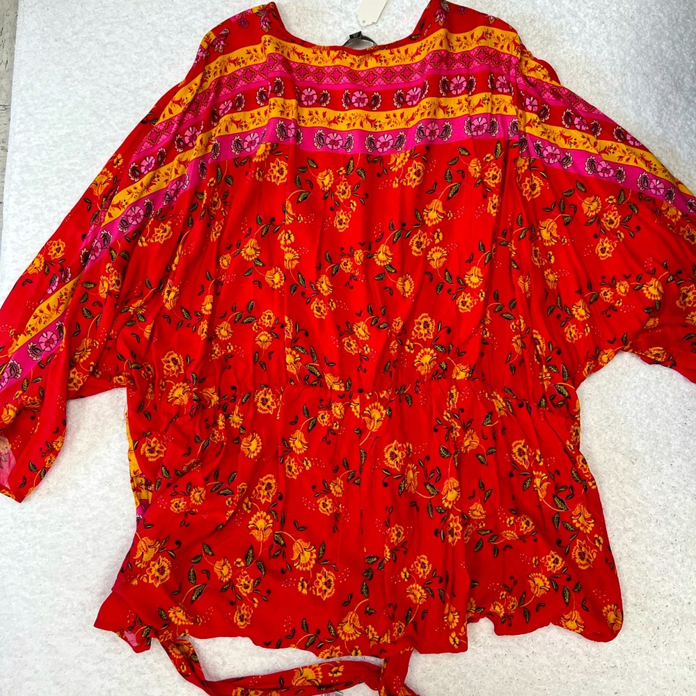 Suzanne Betro size 3X Red colorful top! So cute!